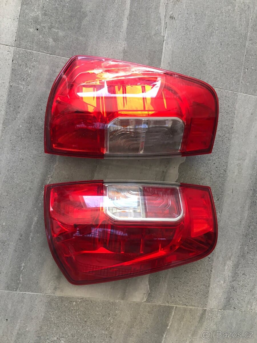 Nissan NAVARA - 2