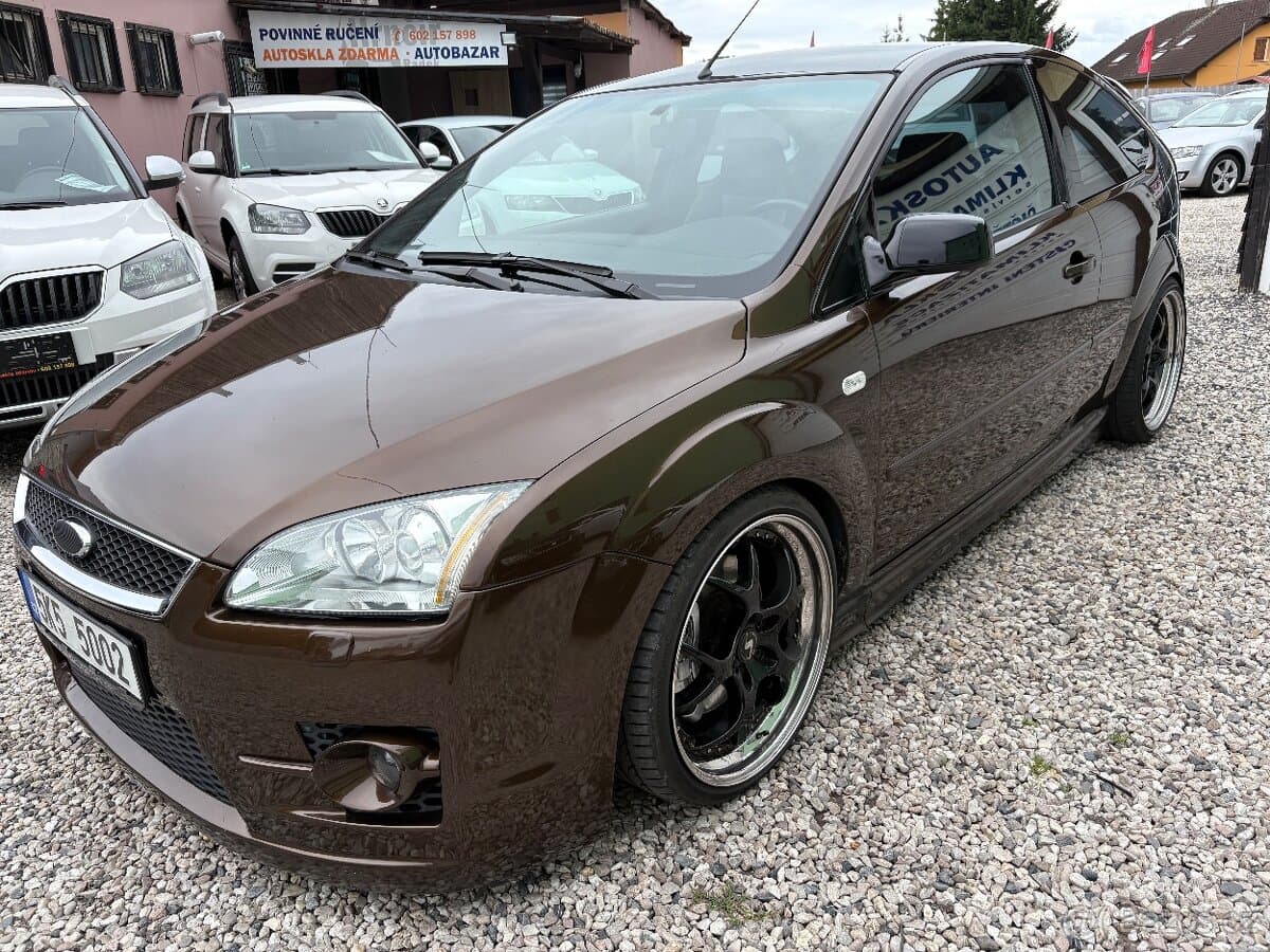 2005 Ford FOCUS - 2