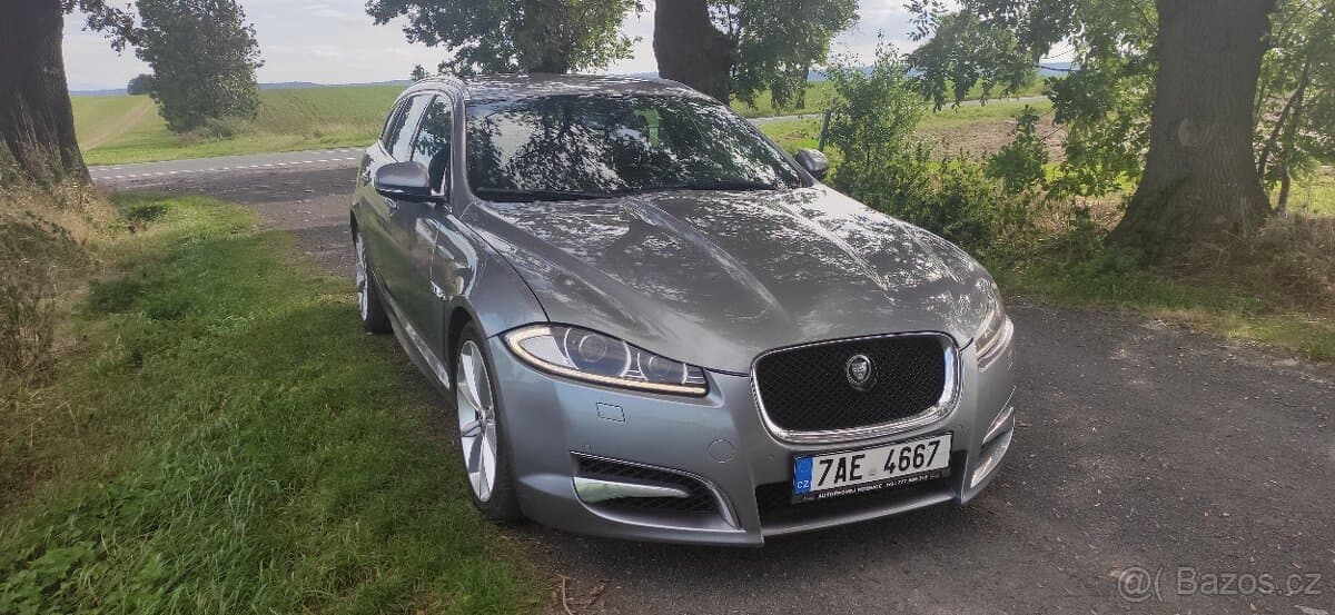 2012 Jaguar XF - 2