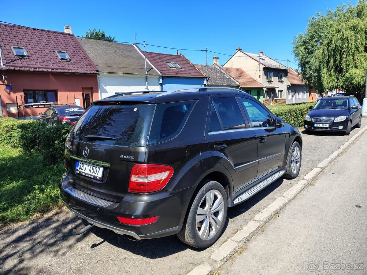 2010 Mercedes-Benz M-CLASS - 2