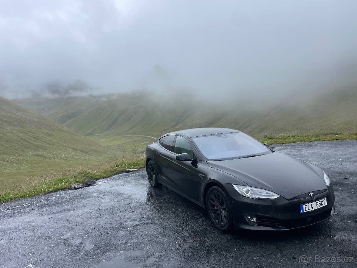 Tesla MODEL S - 2