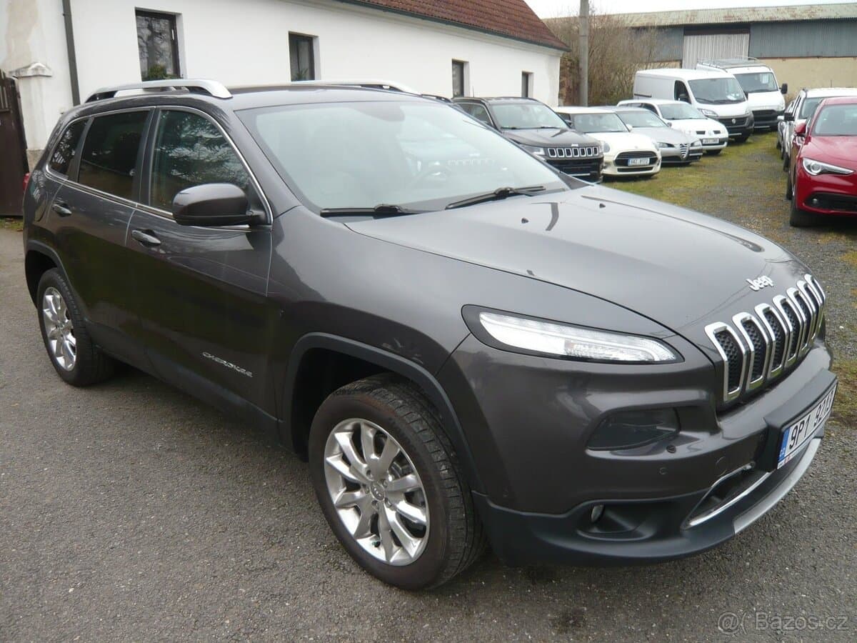 2015 Jeep CHEROKEE - 2
