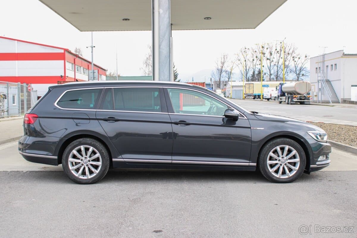 2016 Volkswagen PASSAT - 2