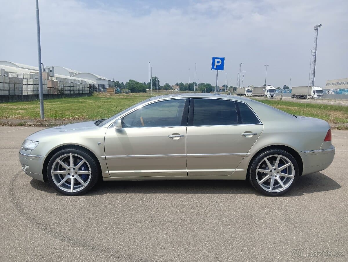 2004 Volkswagen PHAETON - 2