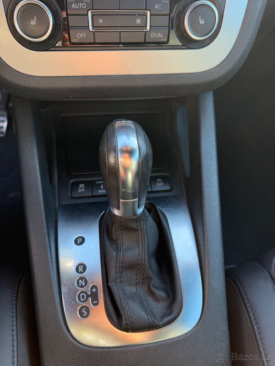 2012 Volkswagen EOS - 2