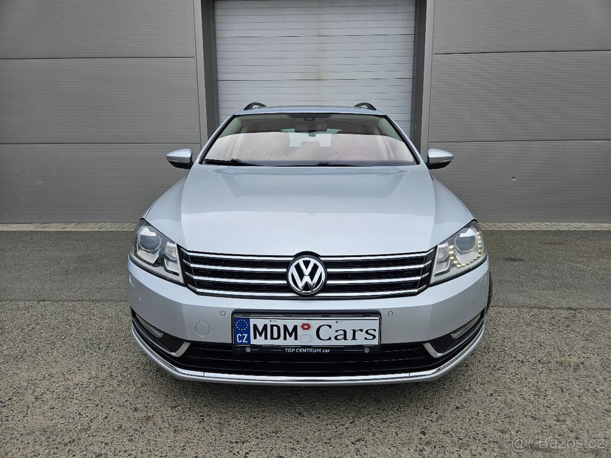 2011 Volkswagen PASSAT - 2