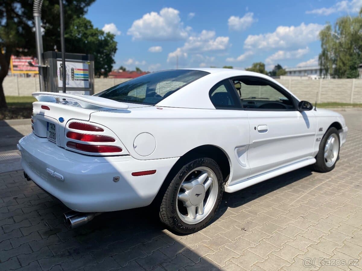 1994 Ford MUSTANG - 2