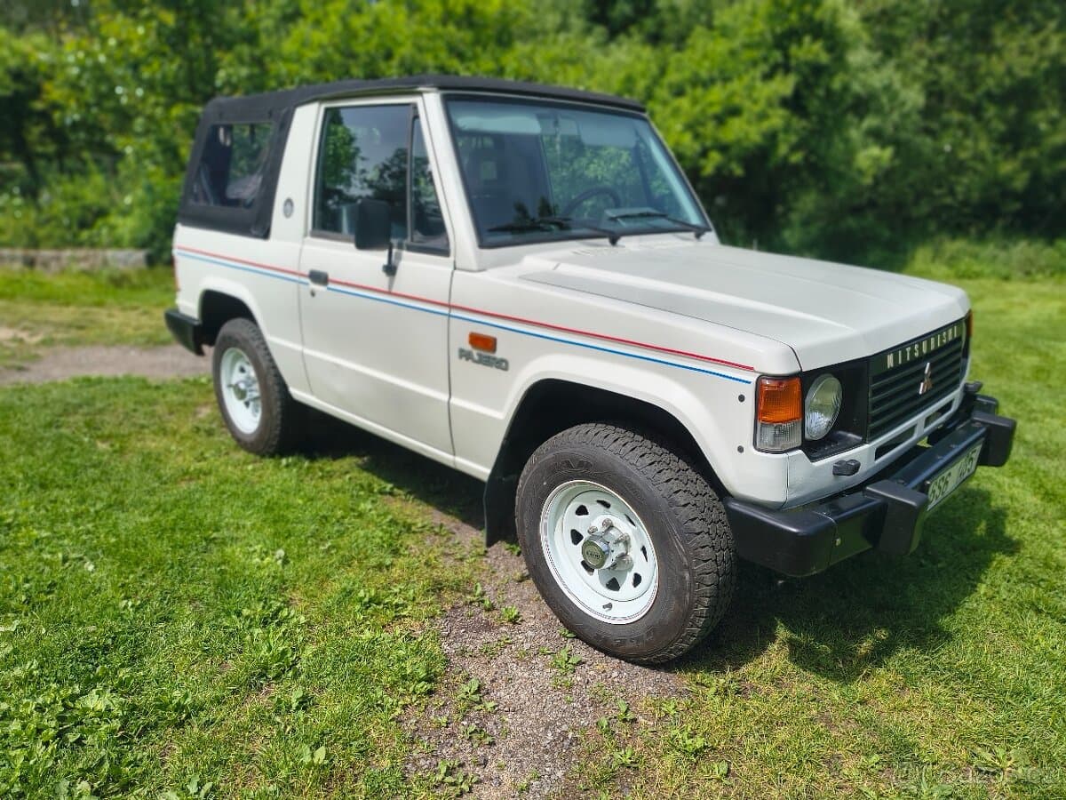 1988 Mitsubishi PAJERO - 2