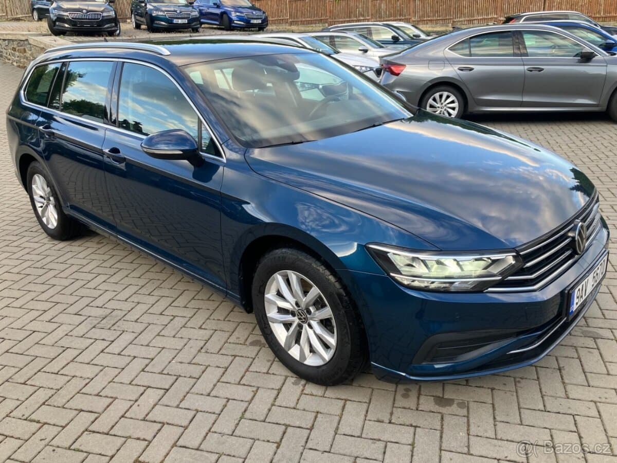 2023 Volkswagen PASSAT - 2