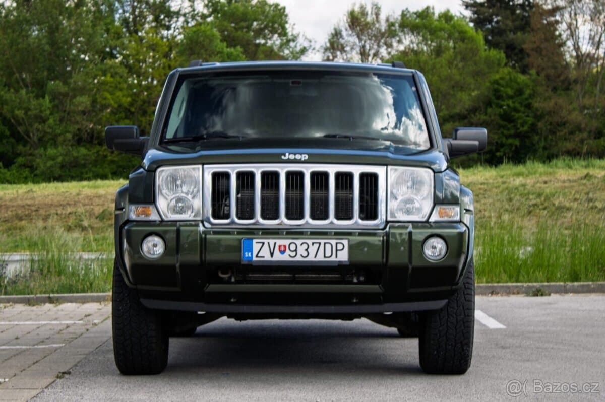 2009 Jeep COMMANDER - 2