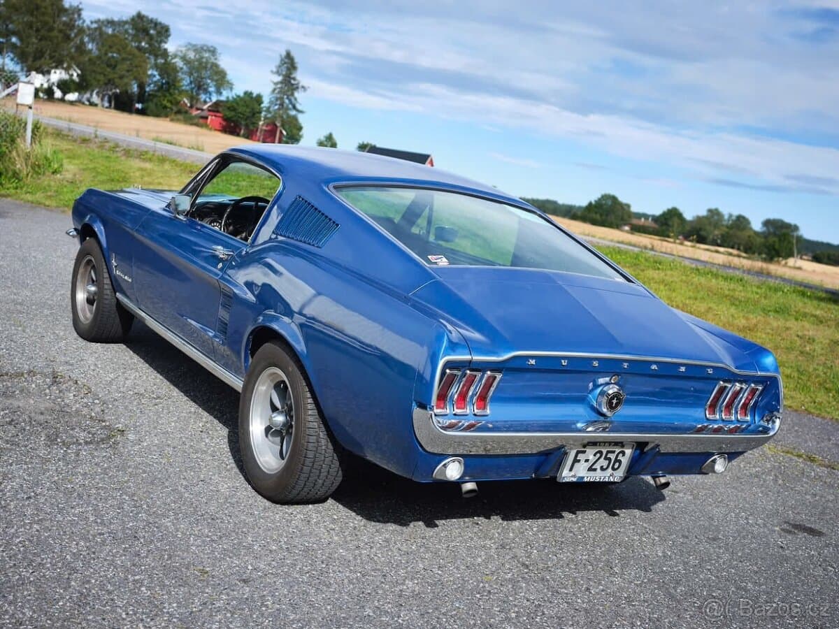 1967 Ford MUSTANG - 2