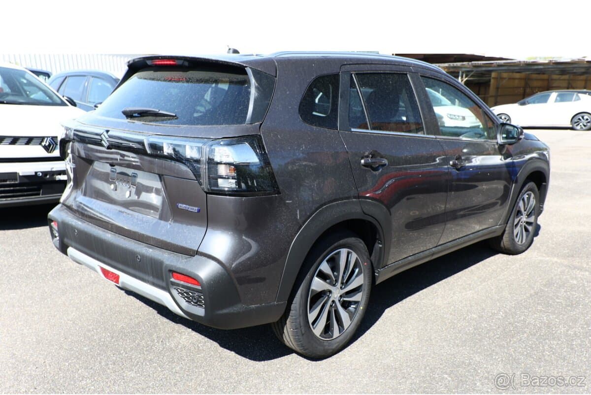 Suzuki S-CROSS - 2