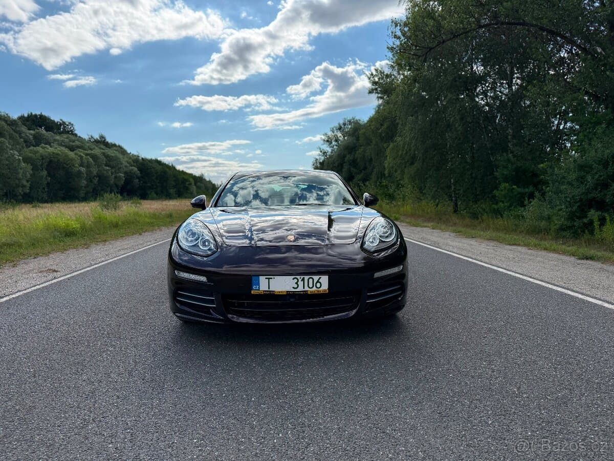 2014 Porsche PANAMERA - 2