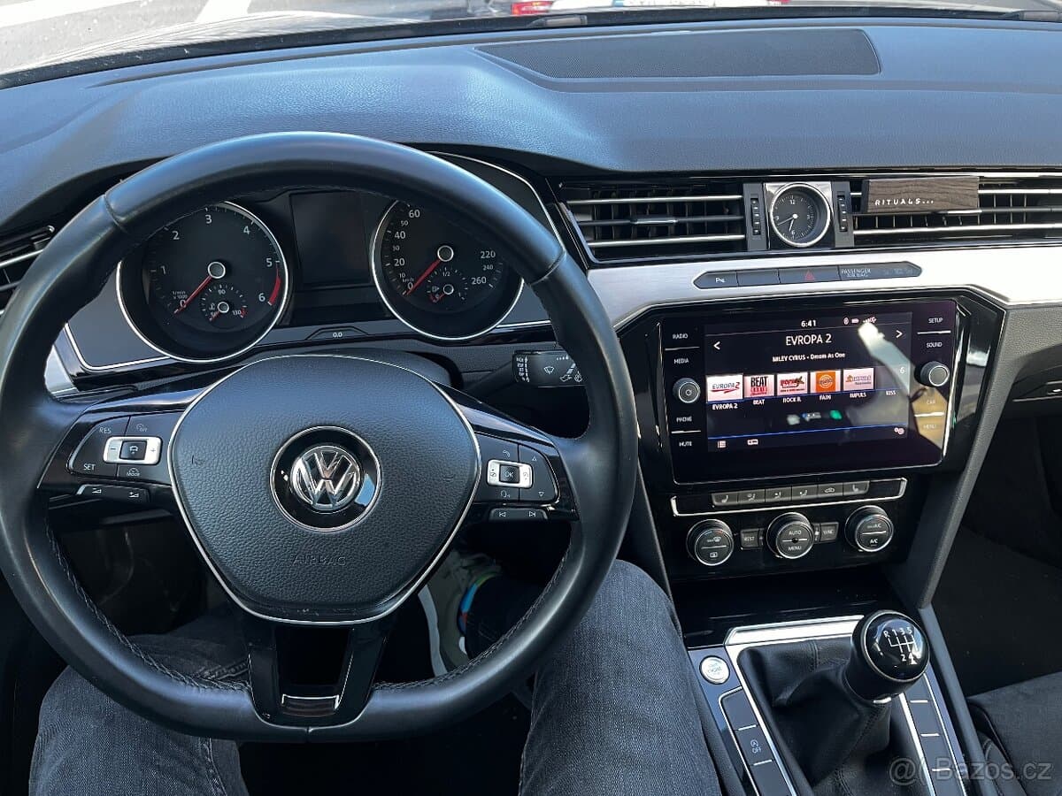 Volkswagen PASSAT - 2