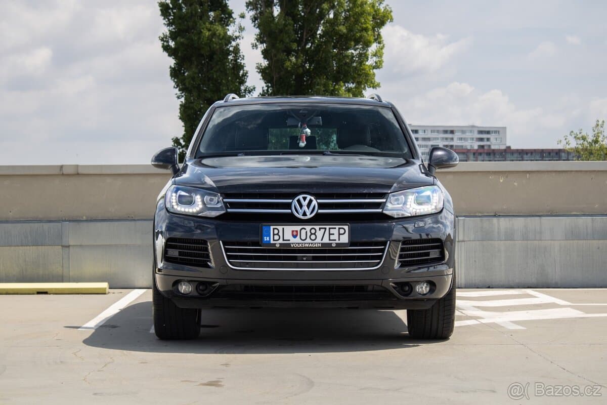 2010 Volkswagen TOUAREG - 2