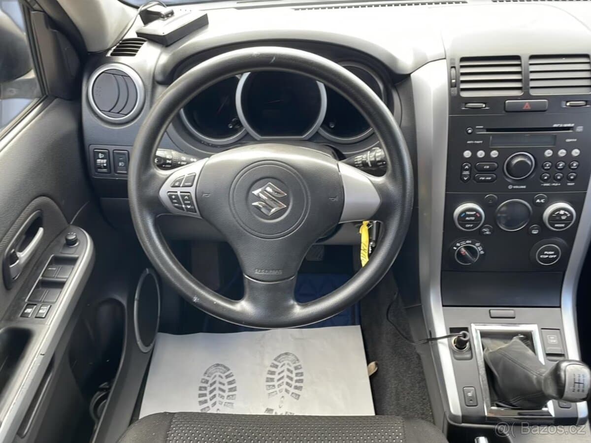 2010 Suzuki GRAND - 2