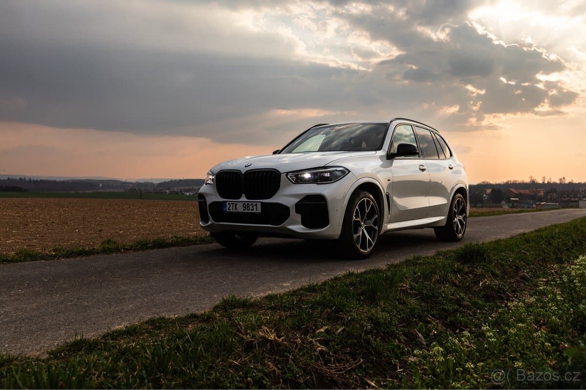2022 BMW M5 - 2