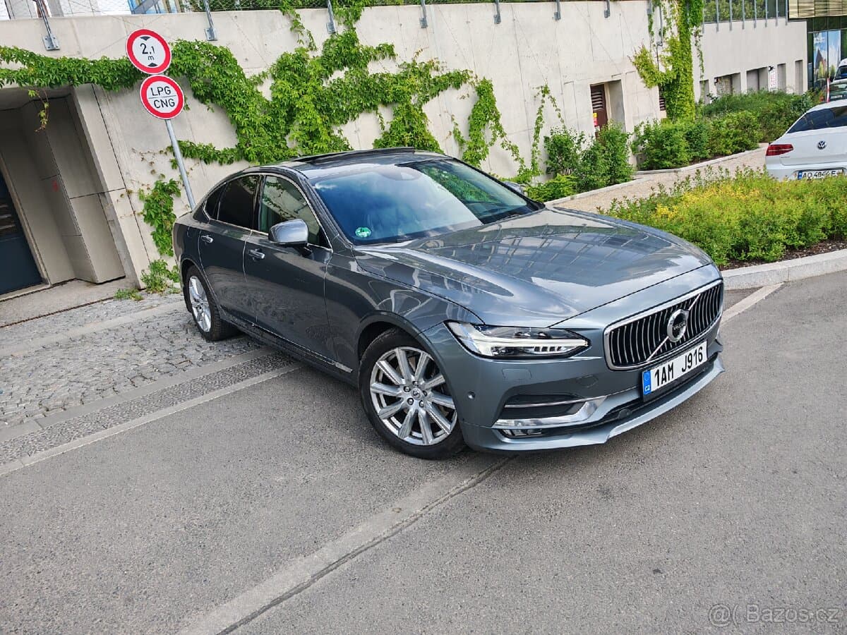 2017 Volvo S90 - 2