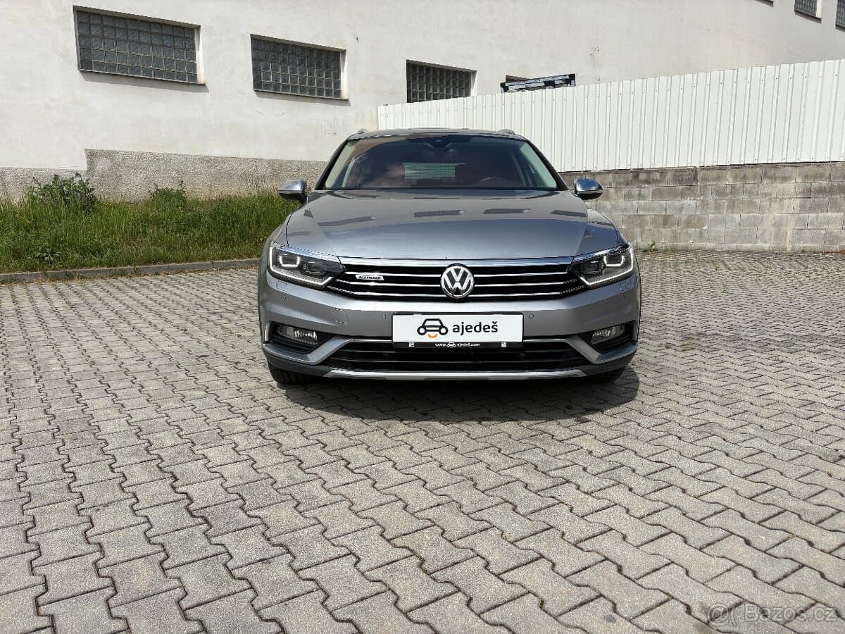 2018 Volkswagen PASSAT - 2