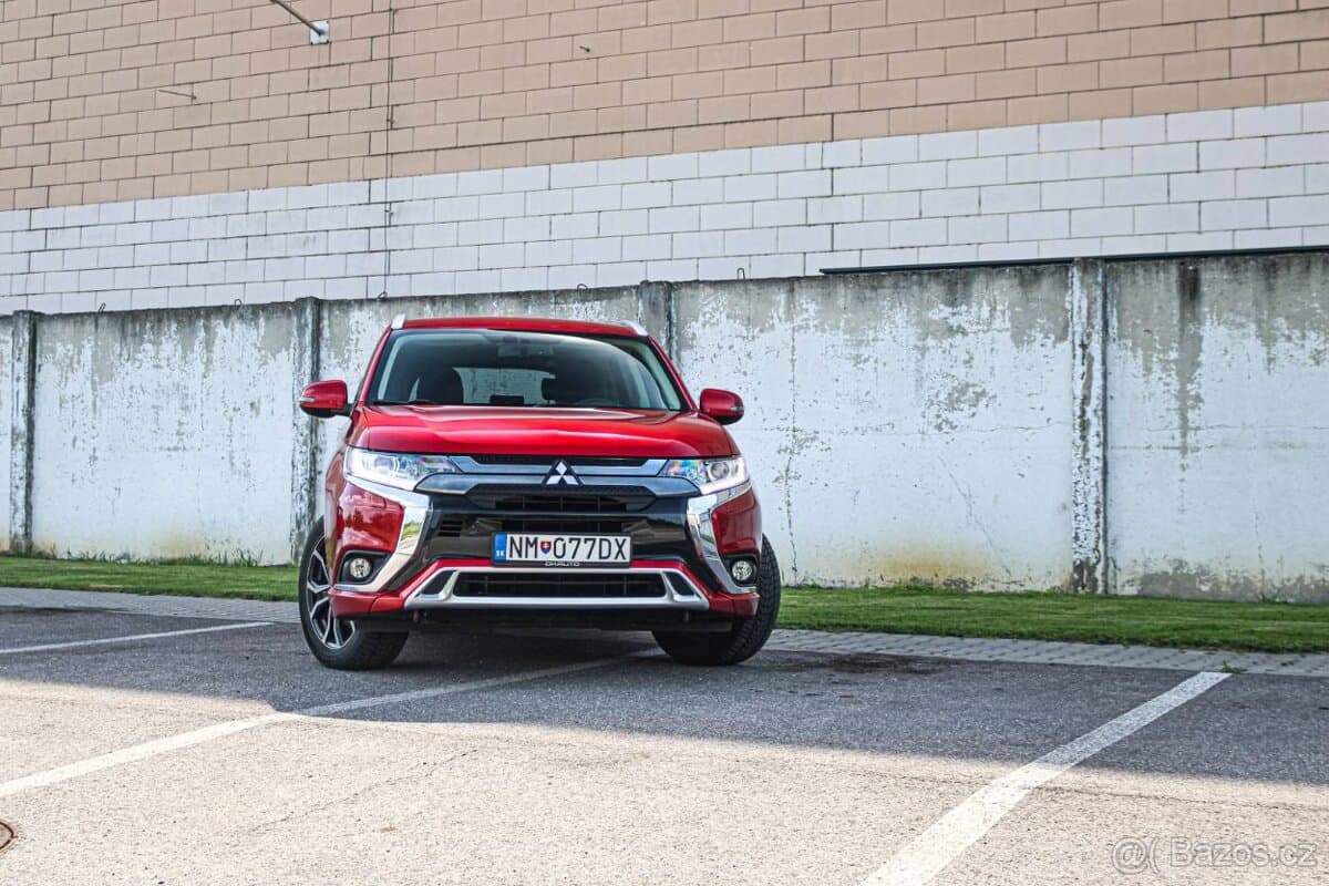 2021 Mitsubishi OUTLANDER - 2