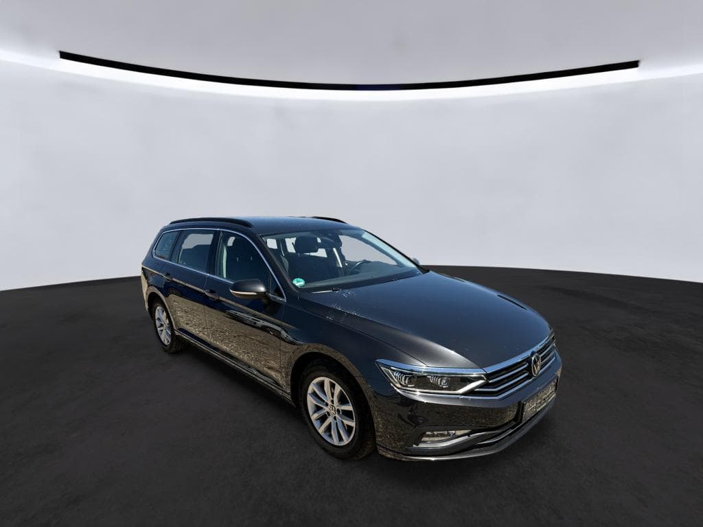 2023 Volkswagen PASSAT - 2