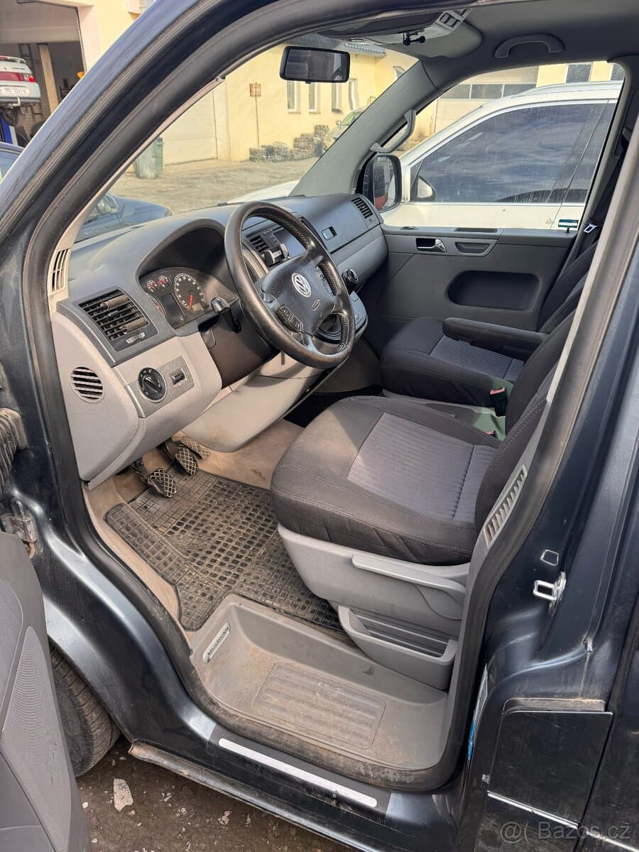 Volkswagen MULTIVAN - 2