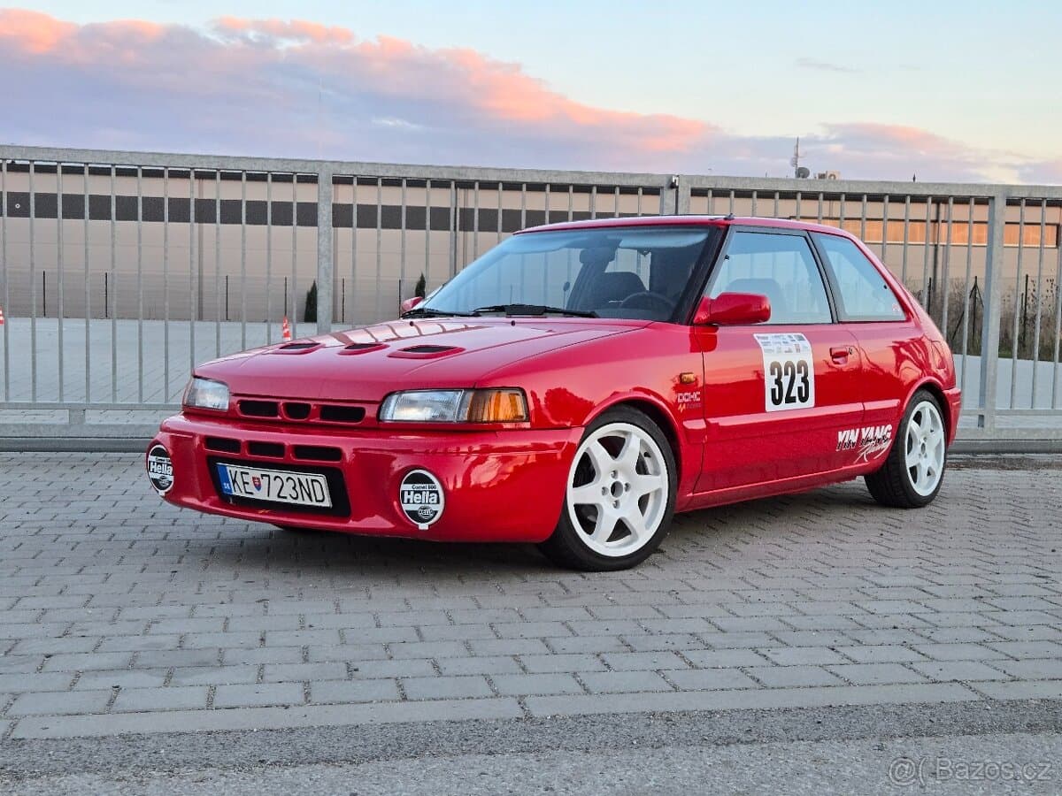 1990 Mazda 323 - 2