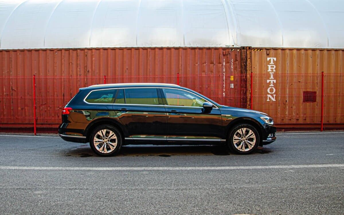 2017 Volkswagen PASSAT - 2