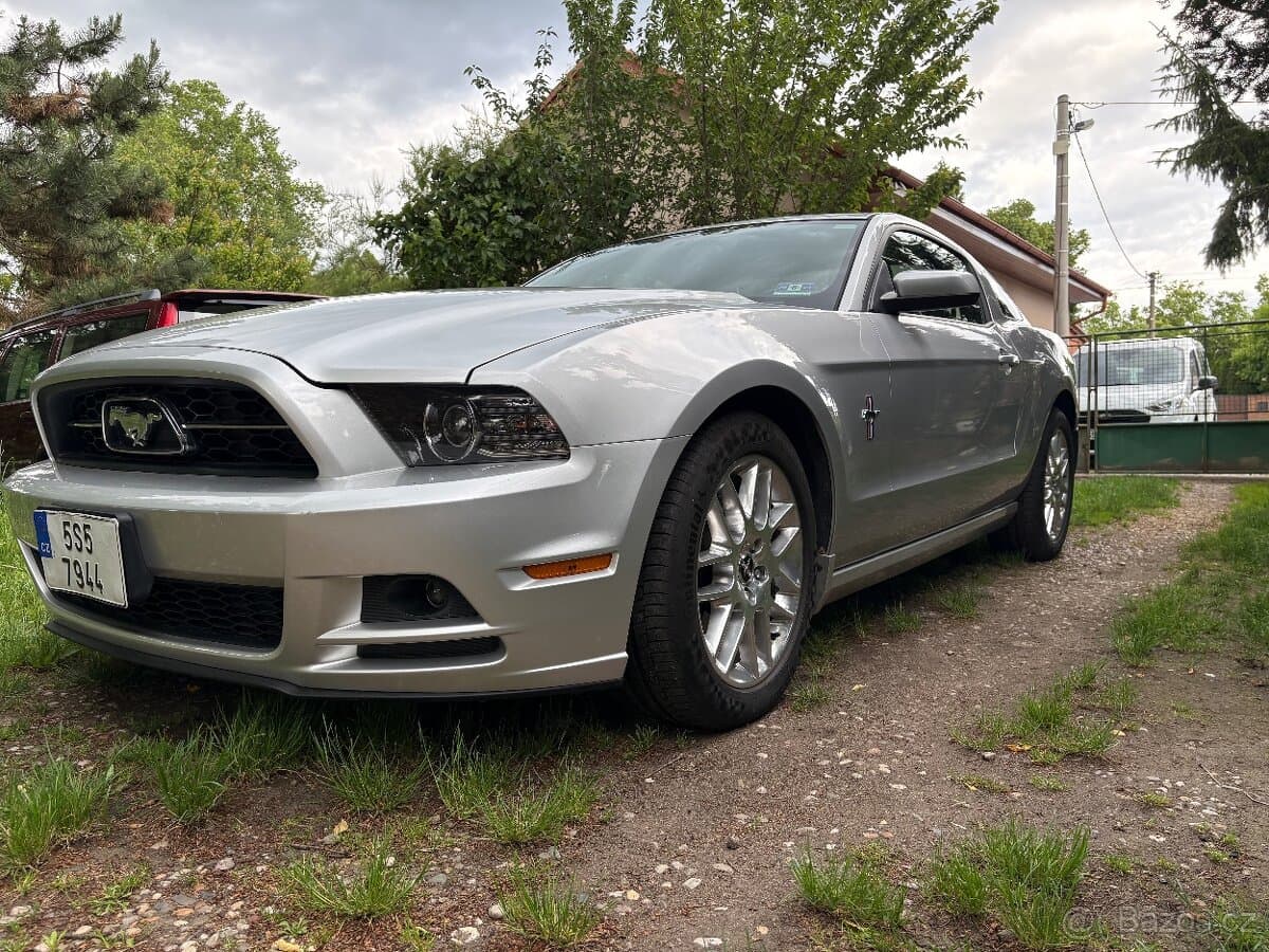2014 Ford MUSTANG - 2