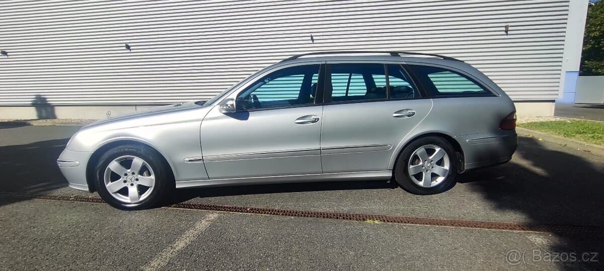 2004 Mercedes-Benz E-CLASS - 2