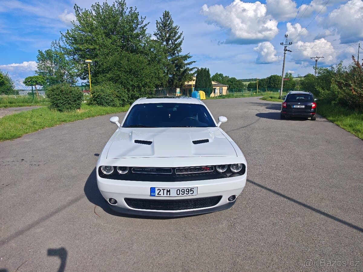 2017 Dodge CHALLENGER - 2