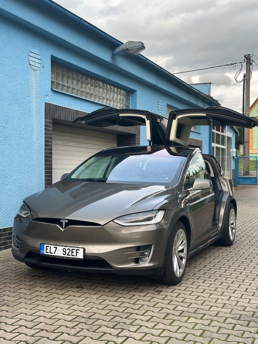 2016 Tesla MODEL X - 2
