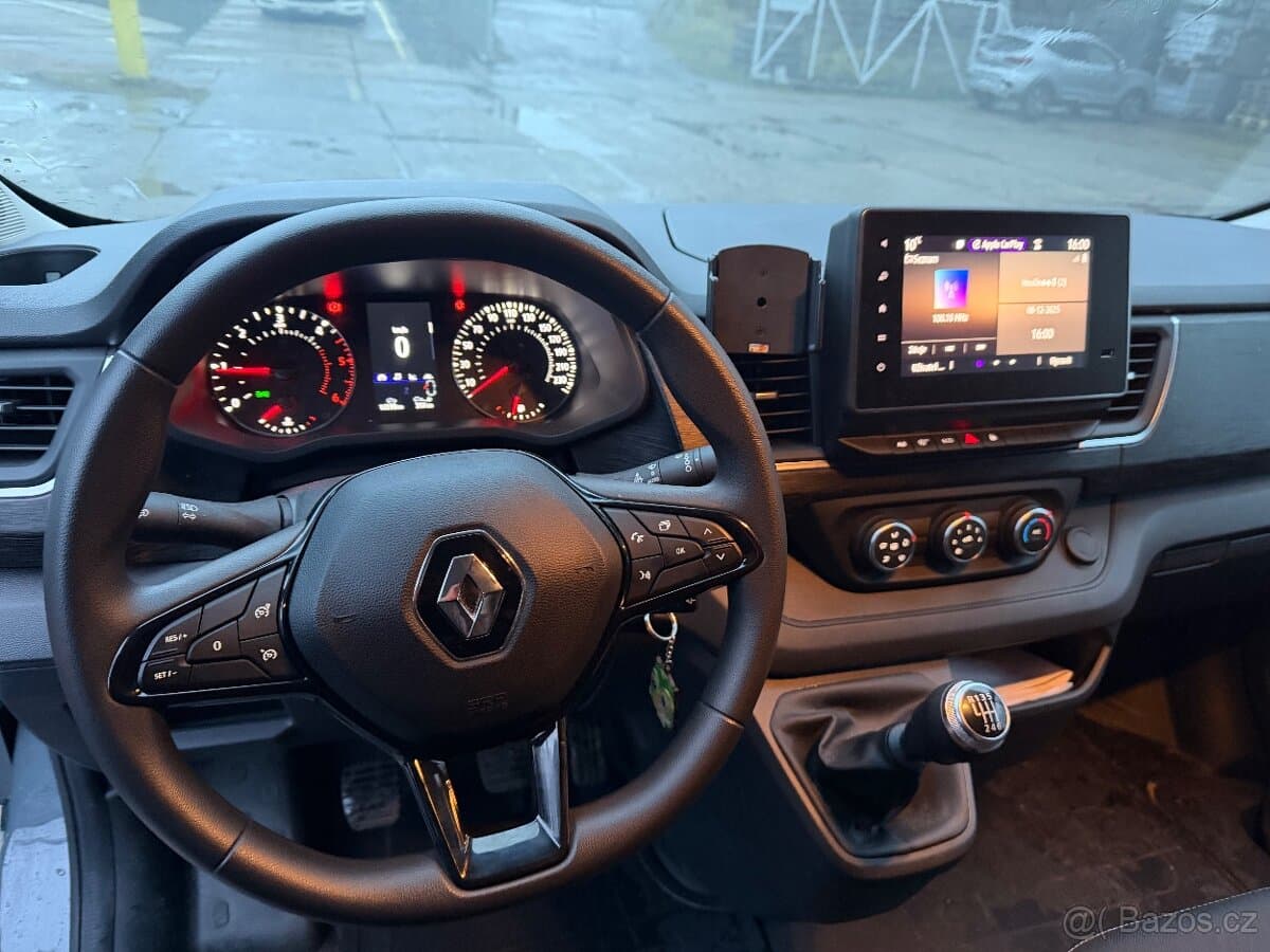 Renault TRAFIC - 2