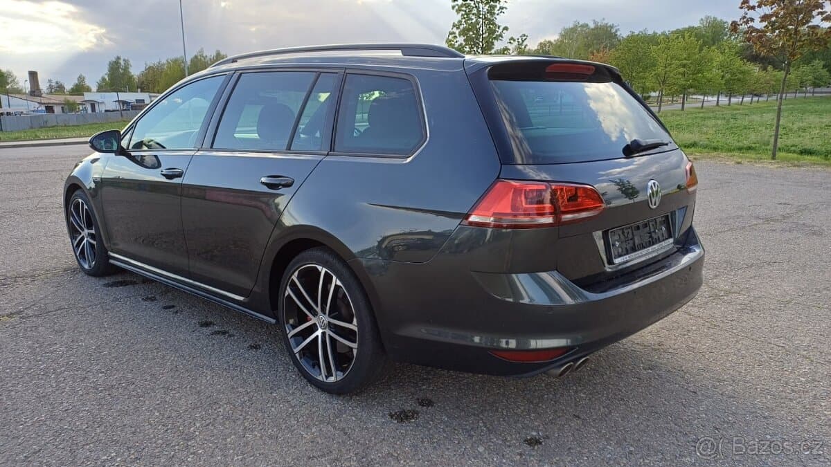 Volkswagen GOLF - 2