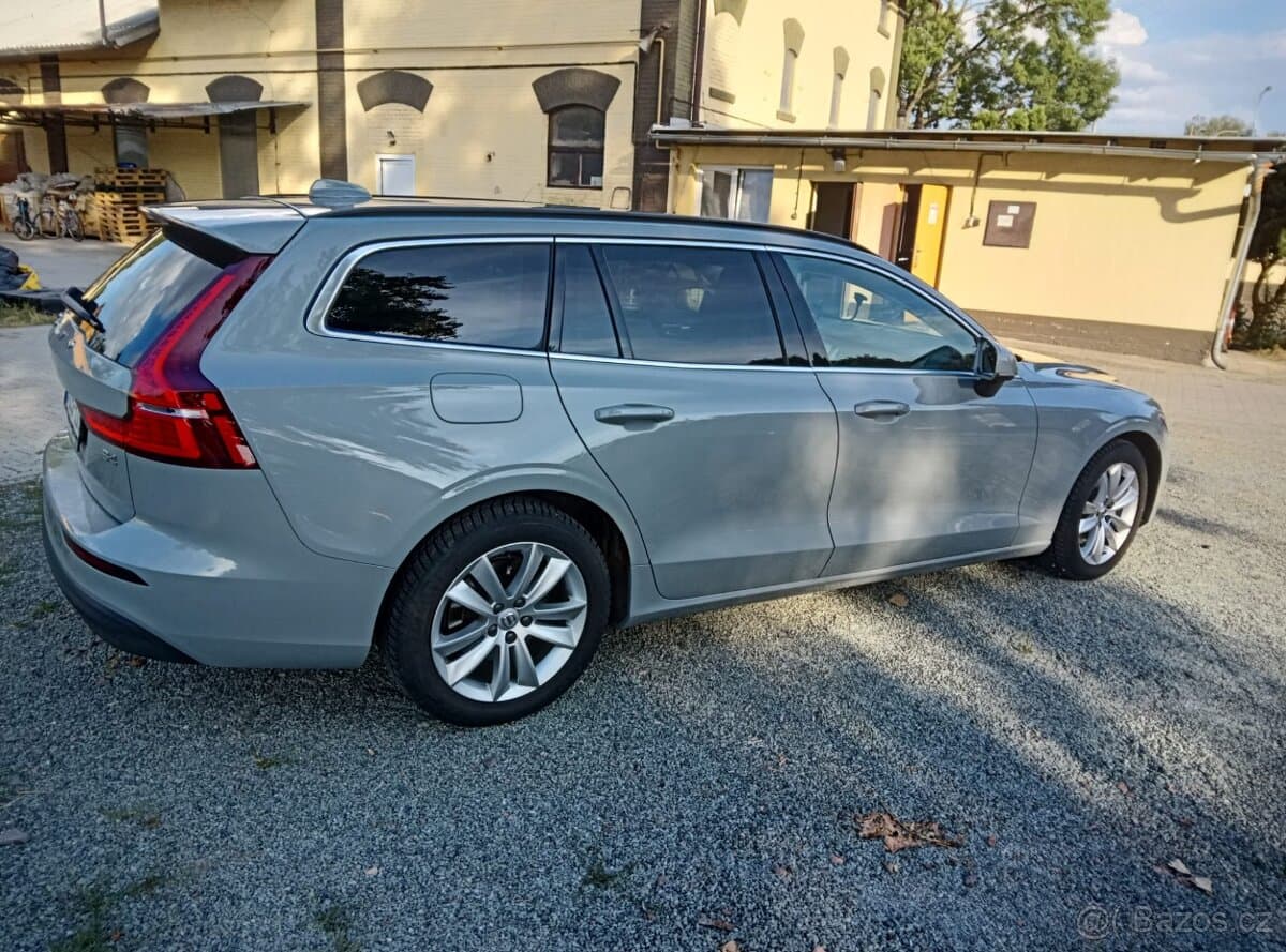 2024 Volvo V60 - 2