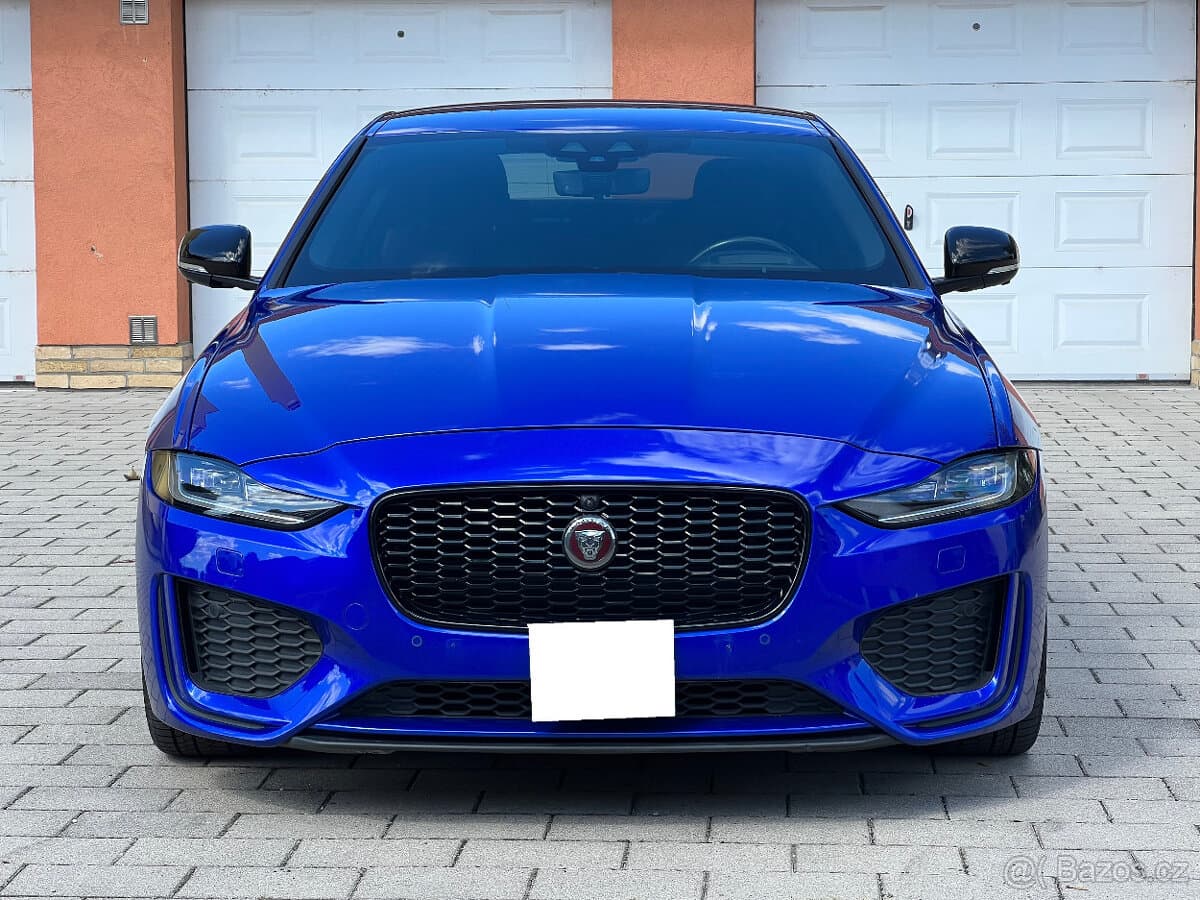 2019 Jaguar XE - 2