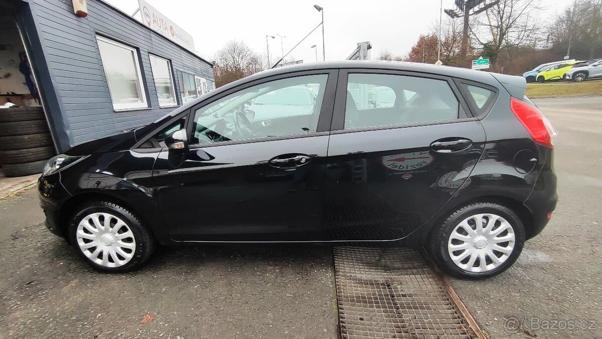 2015 Ford FIESTA - 2