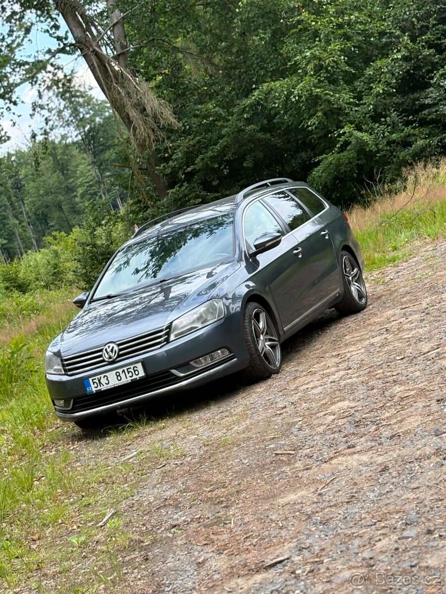 2011 Volkswagen PASSAT - 2