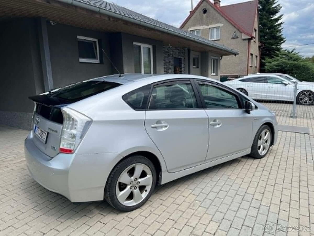 2010 Toyota PRIUS - 2