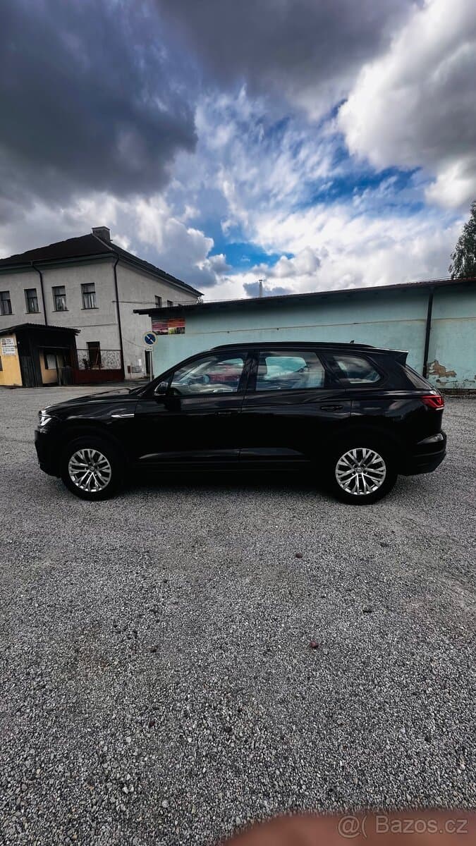 2019 Volkswagen TOUAREG - 2