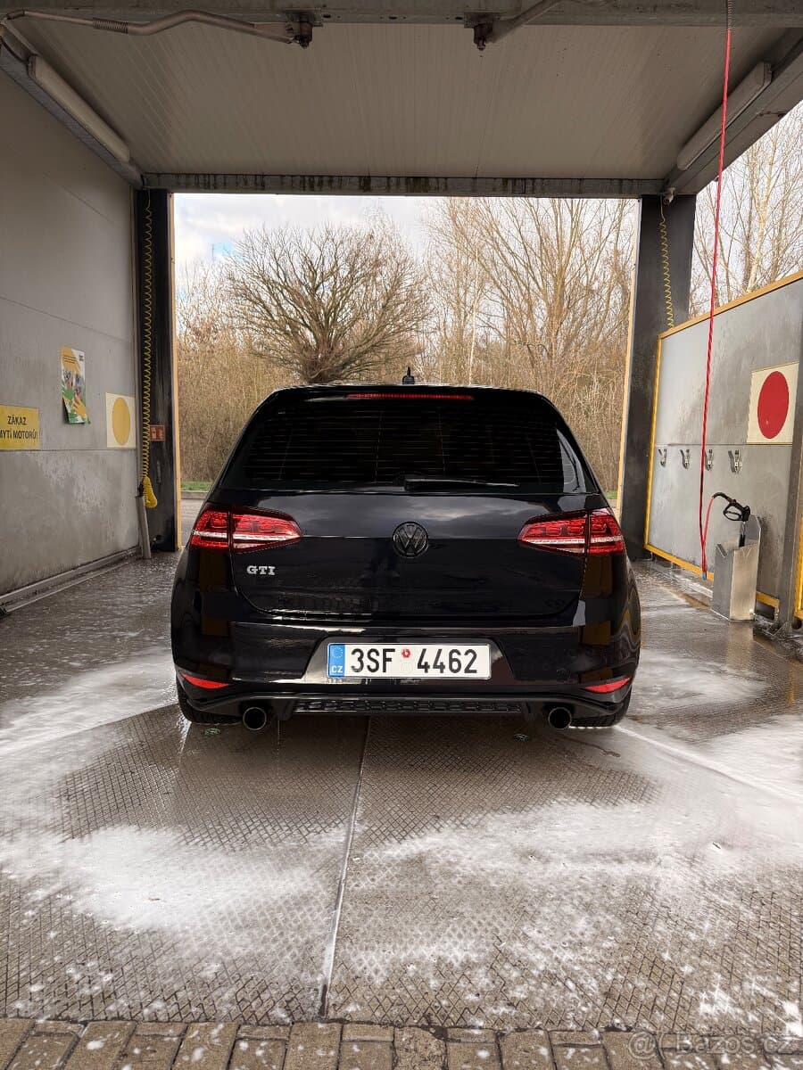 2016 Volkswagen GOLF - 2
