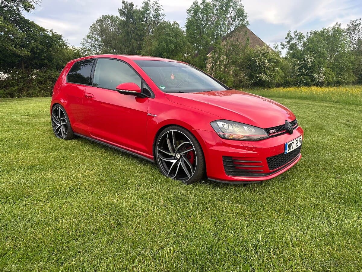 2017 Volkswagen GOLF - 2