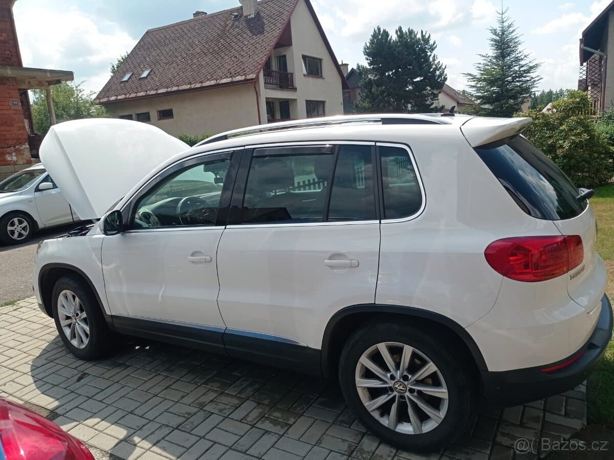2012 Volkswagen TIGUAN - 2