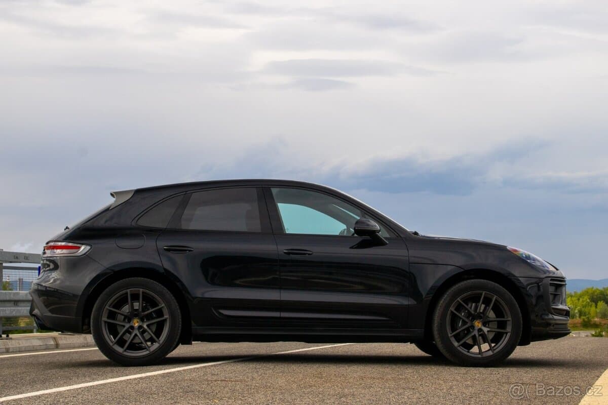 2022 Porsche MACAN - 2