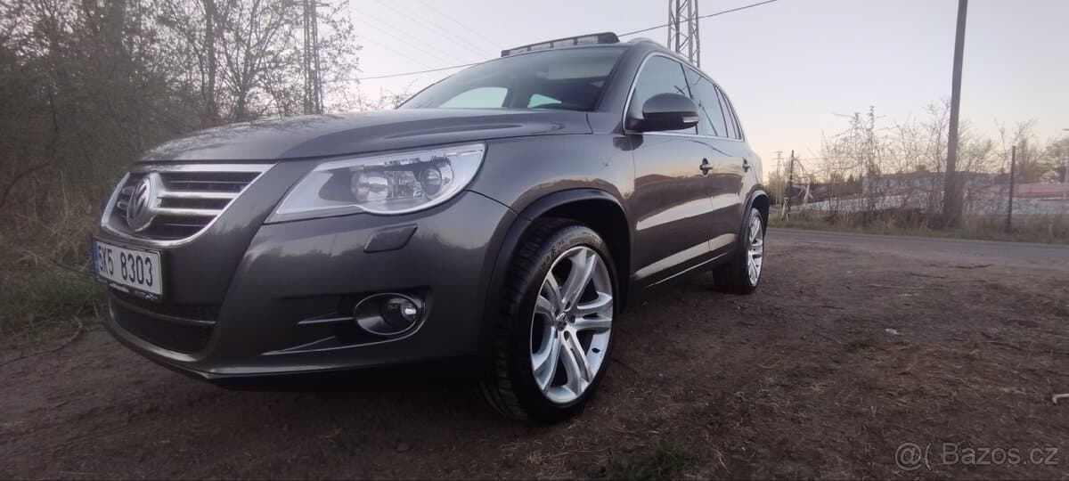 2011 Volkswagen TIGUAN - 2