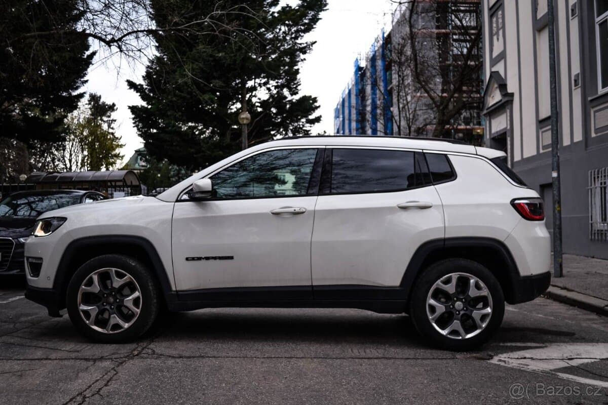 2019 Jeep COMPASS - 2