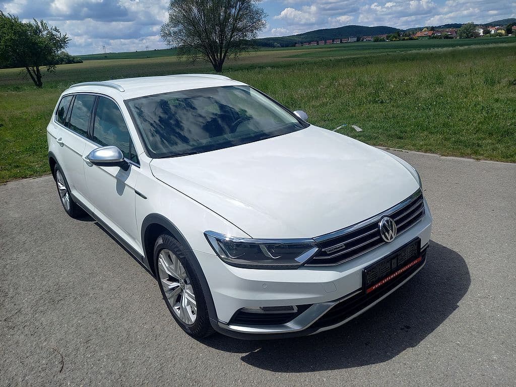 2016 Volkswagen PASSAT - 2