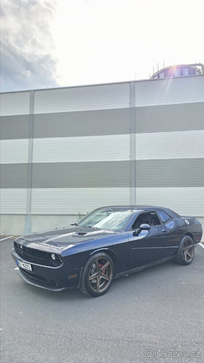 2011 Dodge CHALLENGER - 2