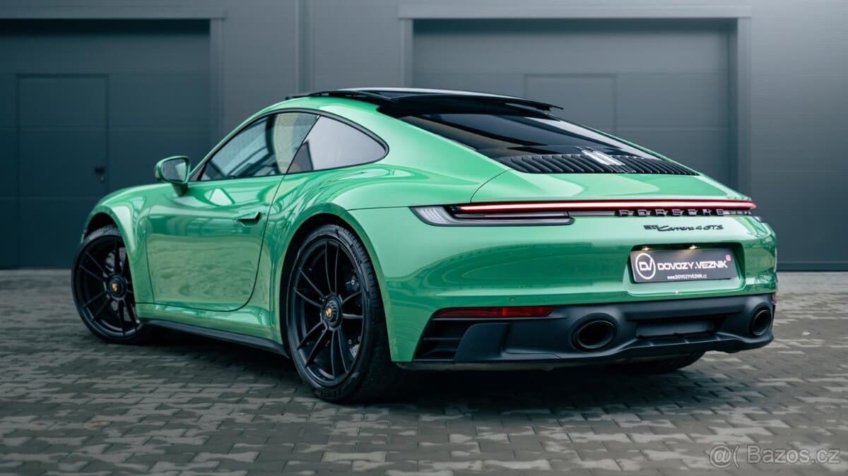 2023 Porsche 911 - 2