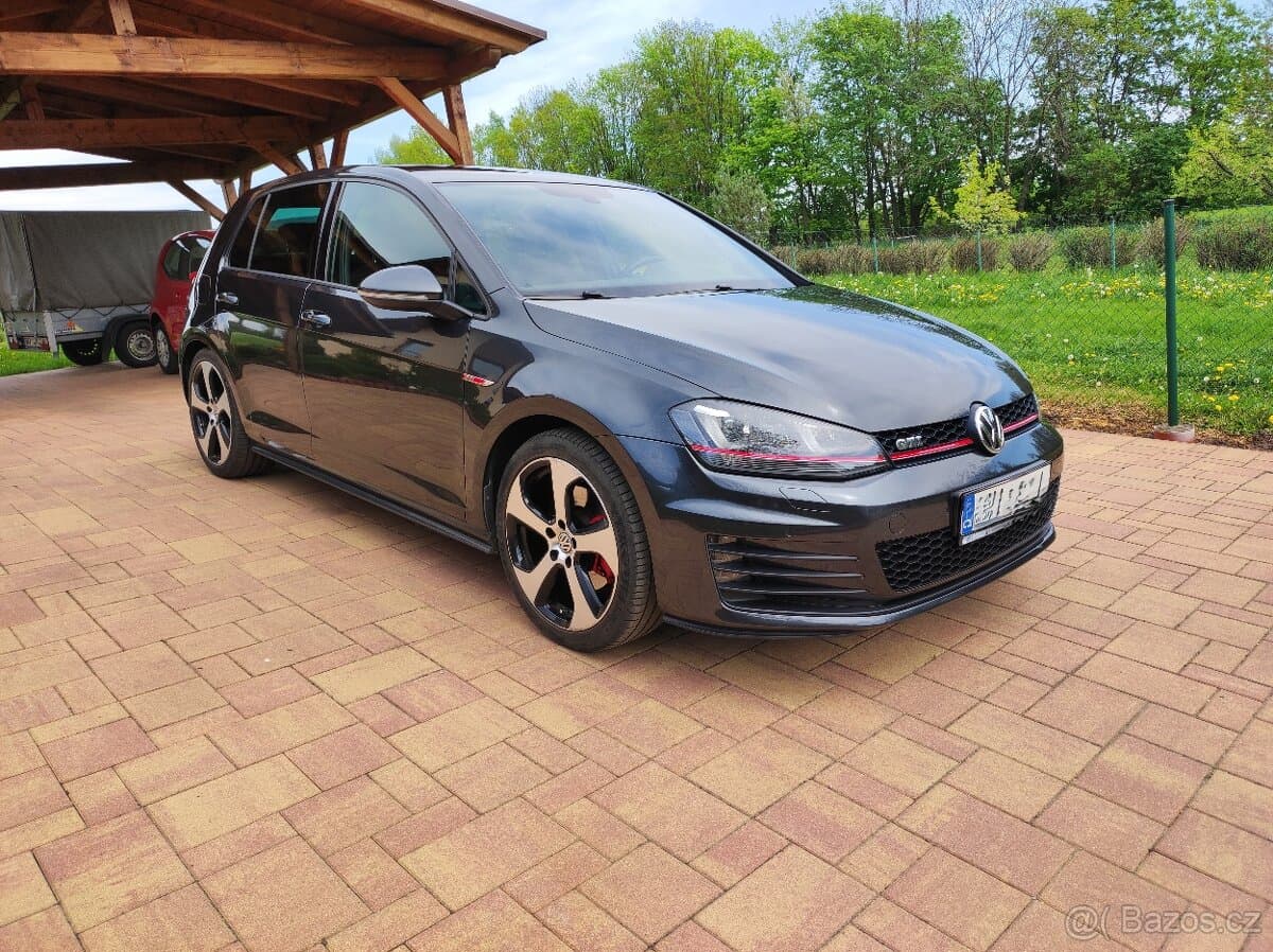 2016 Volkswagen GOLF - 2